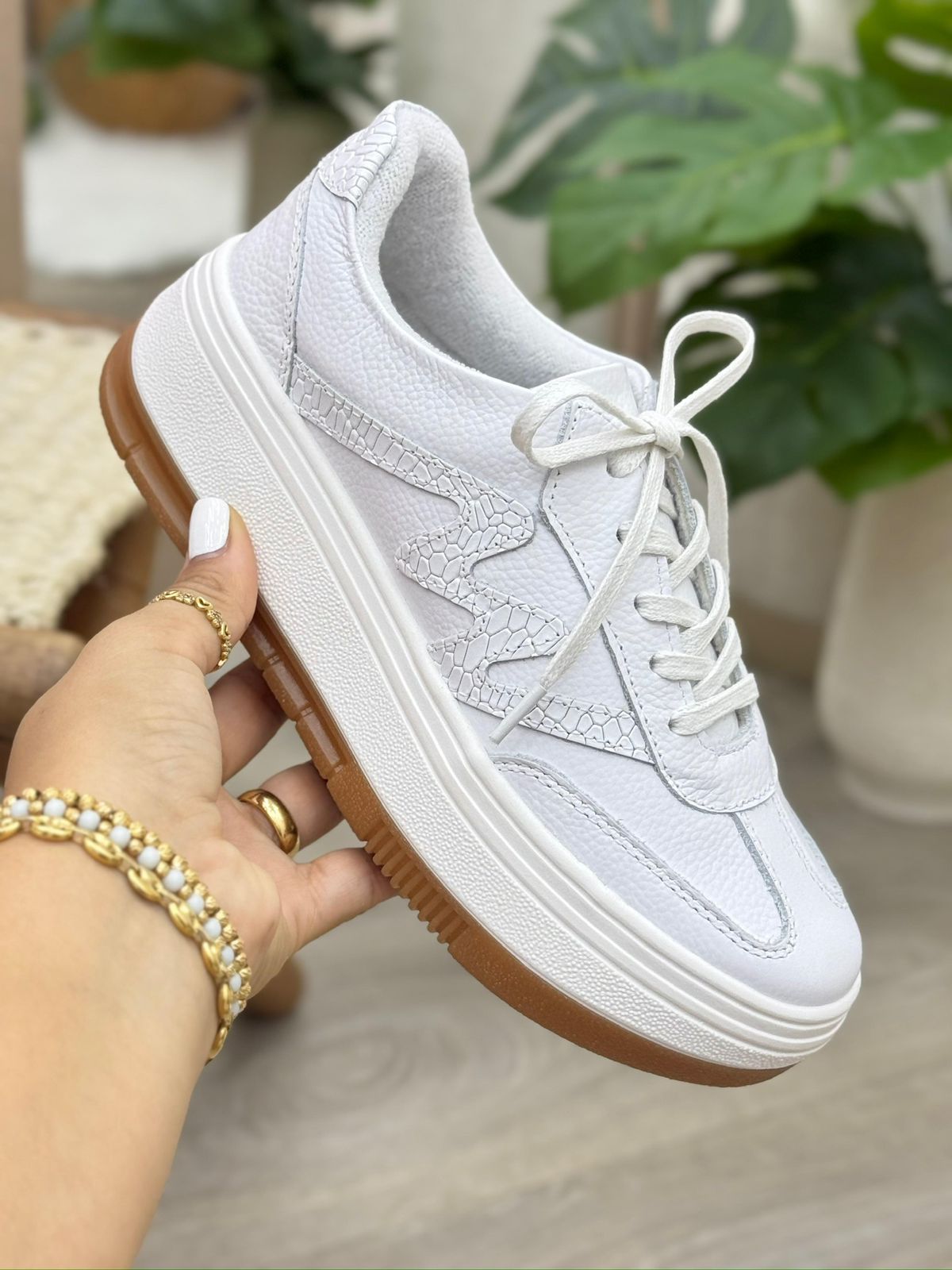 Vista posterior tenis saona blanco en cuero cuero blanco — calzado femenino Colombia