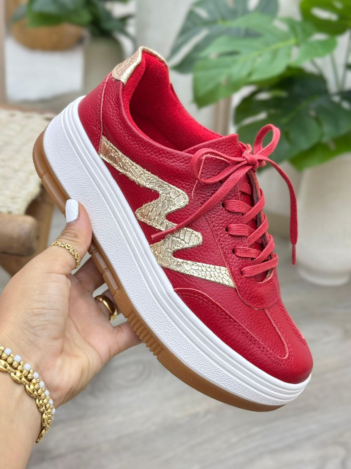 Look completo tenis saona rojo-dorado en cuero cuero rojo — YF Shoes Bucaramanga