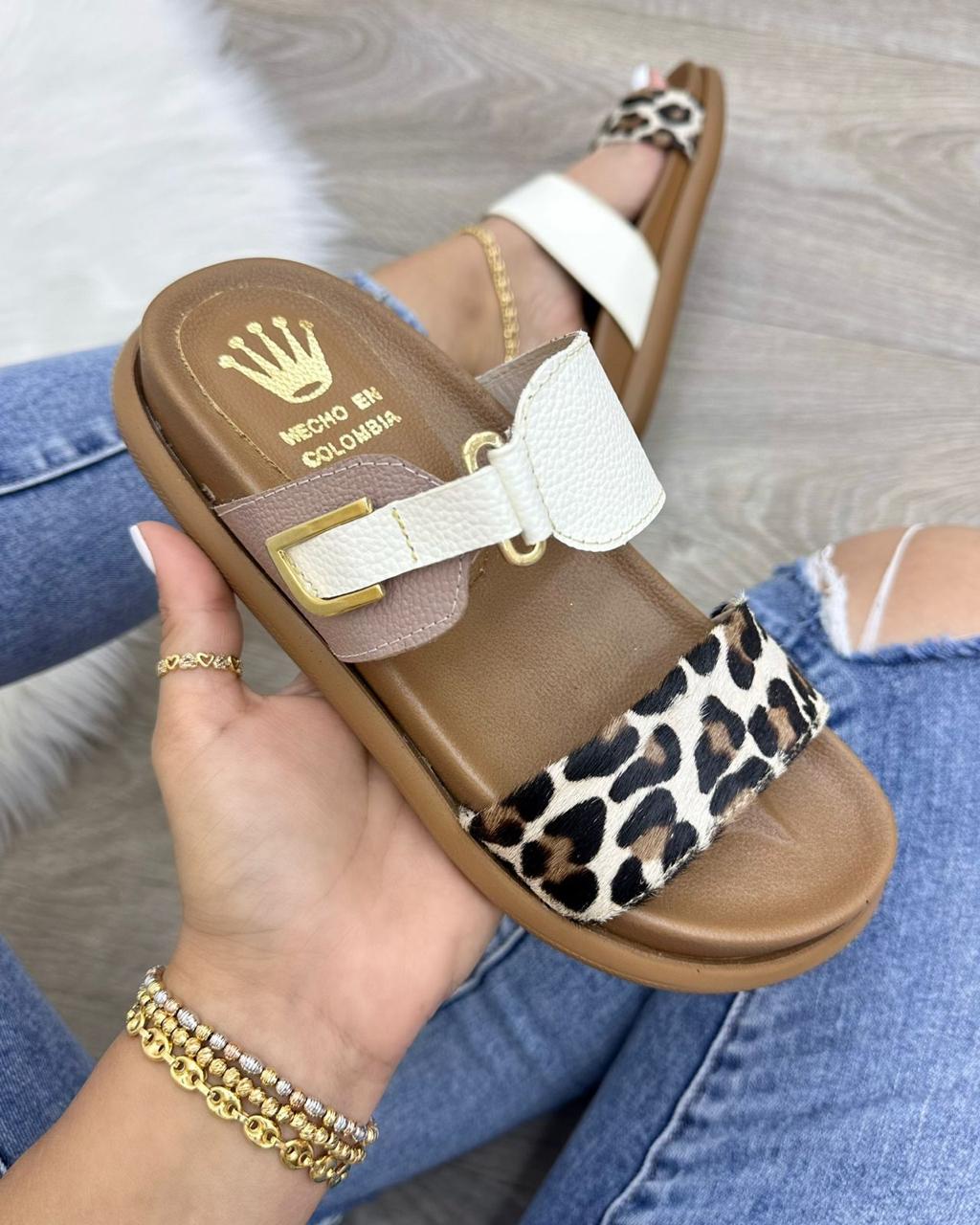 Vista posterior canoas greta en cuero talco - taupe - animal print cuero animal print — calzado femenino Colombia