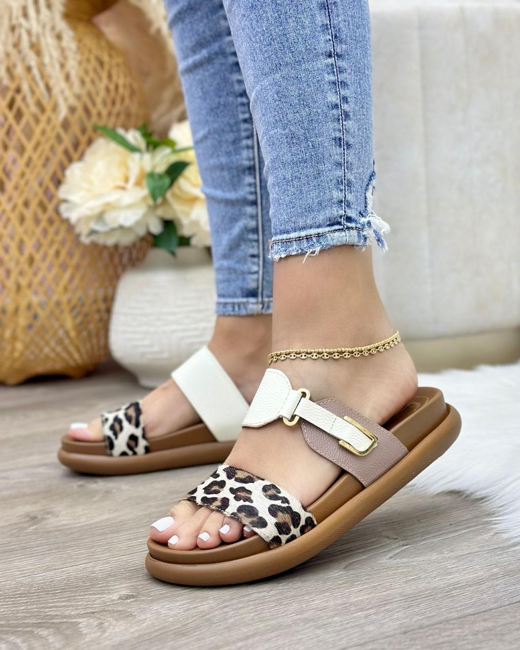 Look completo canoas greta en cuero talco - taupe - animal print cuero animal print — YF Shoes Bucaramanga