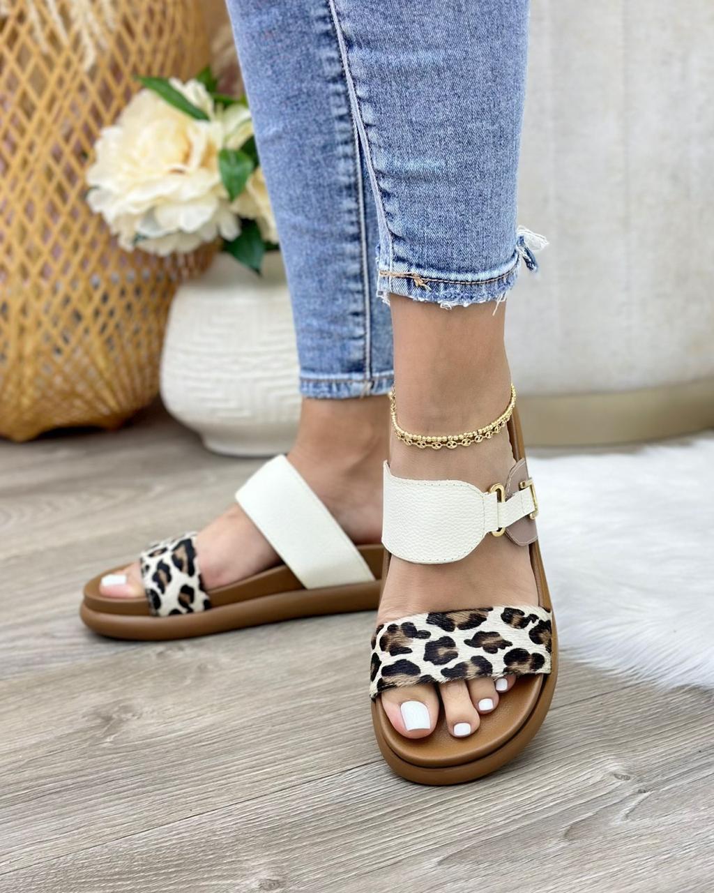 Detalle costura canoas greta en cuero talco - taupe - animal print cuero natural animal print — fabricante directo