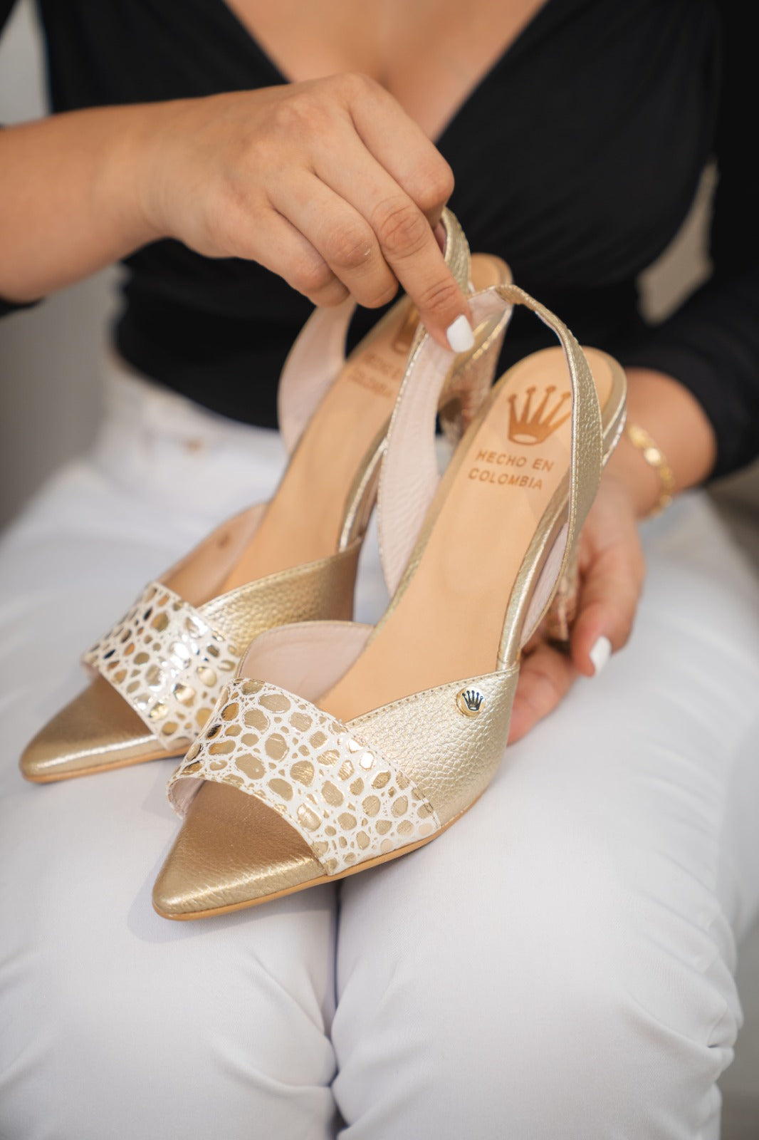 Tacones Valeria - Dorado - En Cuero - Mujer — tacones en cuero para mujer — YF Shoes Colombia