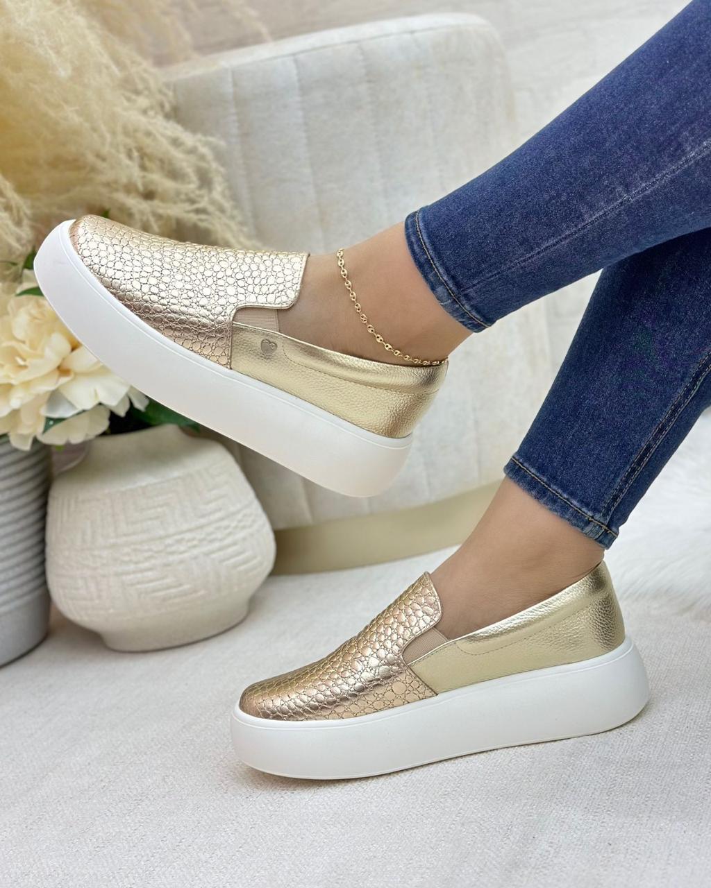 Detalle suela tenis lisboa dorado en cuero cuero genuino dorado — YF Shoes