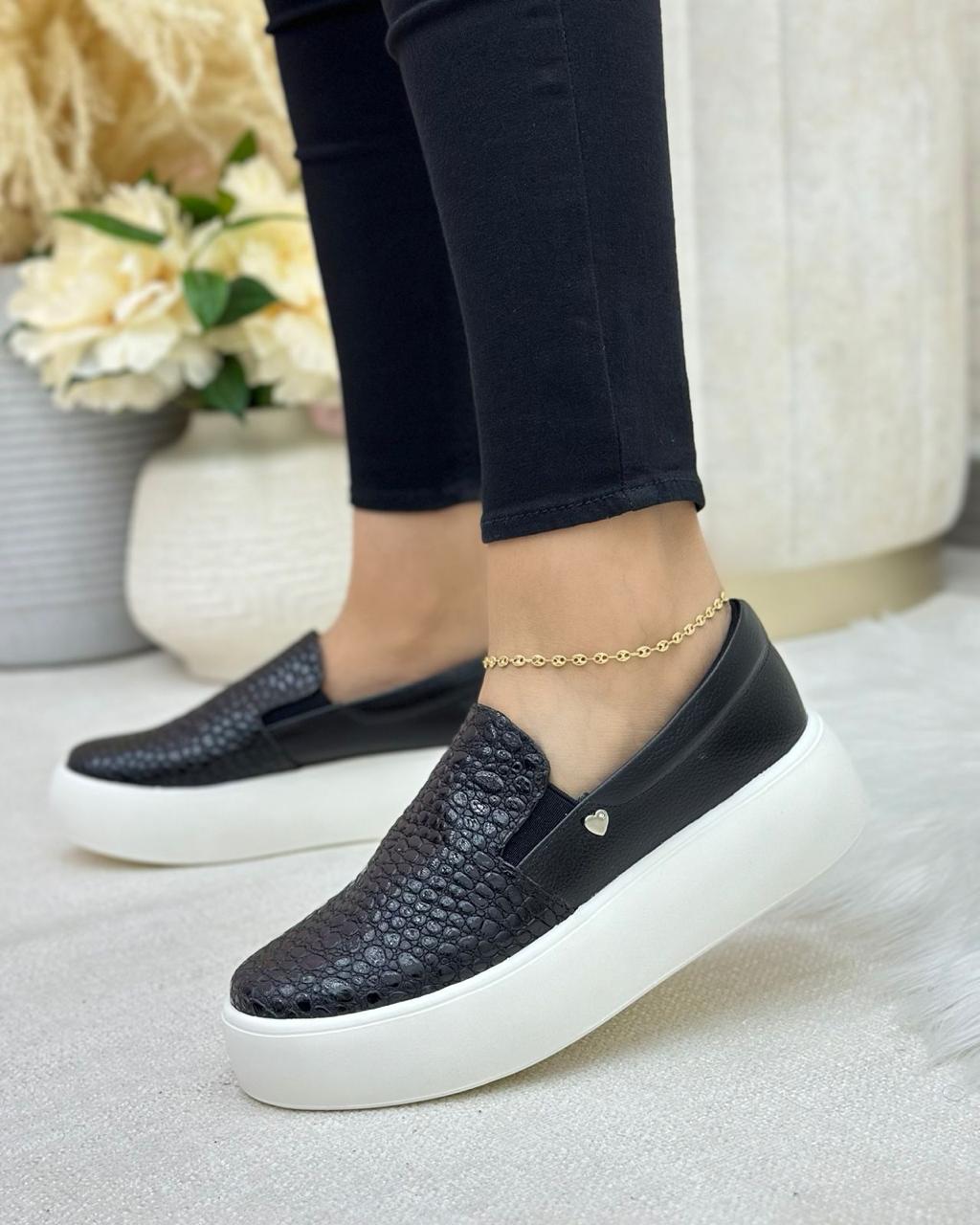 Vista frontal tenis lisboa dorado en cuero cuero genuino dorado — YF Shoes Colombia