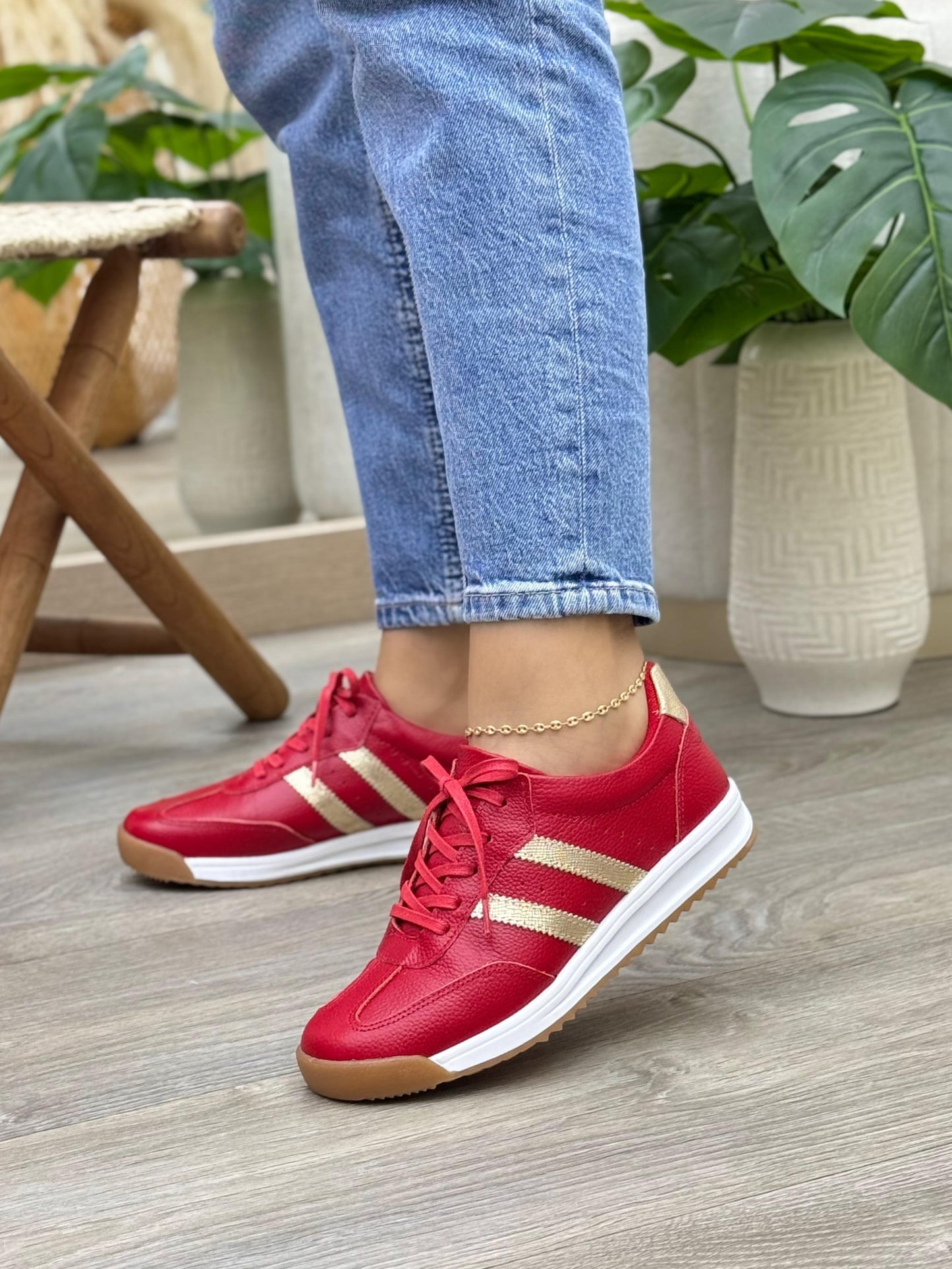 Tenis Mila Rojo Con Dorado En Cuero Para Mujer — tenis en cuero genuino para mujer — YF Shoes Colombia