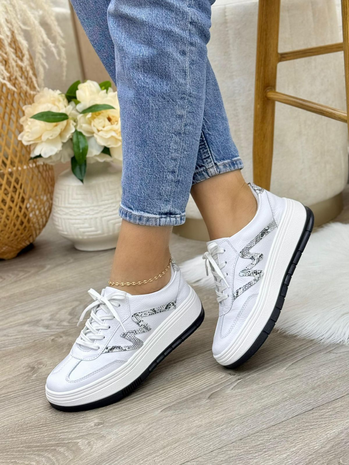 Tenis Saona Blanco - Cobra En Cuero — tenis en cuero genuino para mujer blanco — YF Shoes Bucaramanga