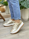 TENIS SAONA DORADO EN CUERO