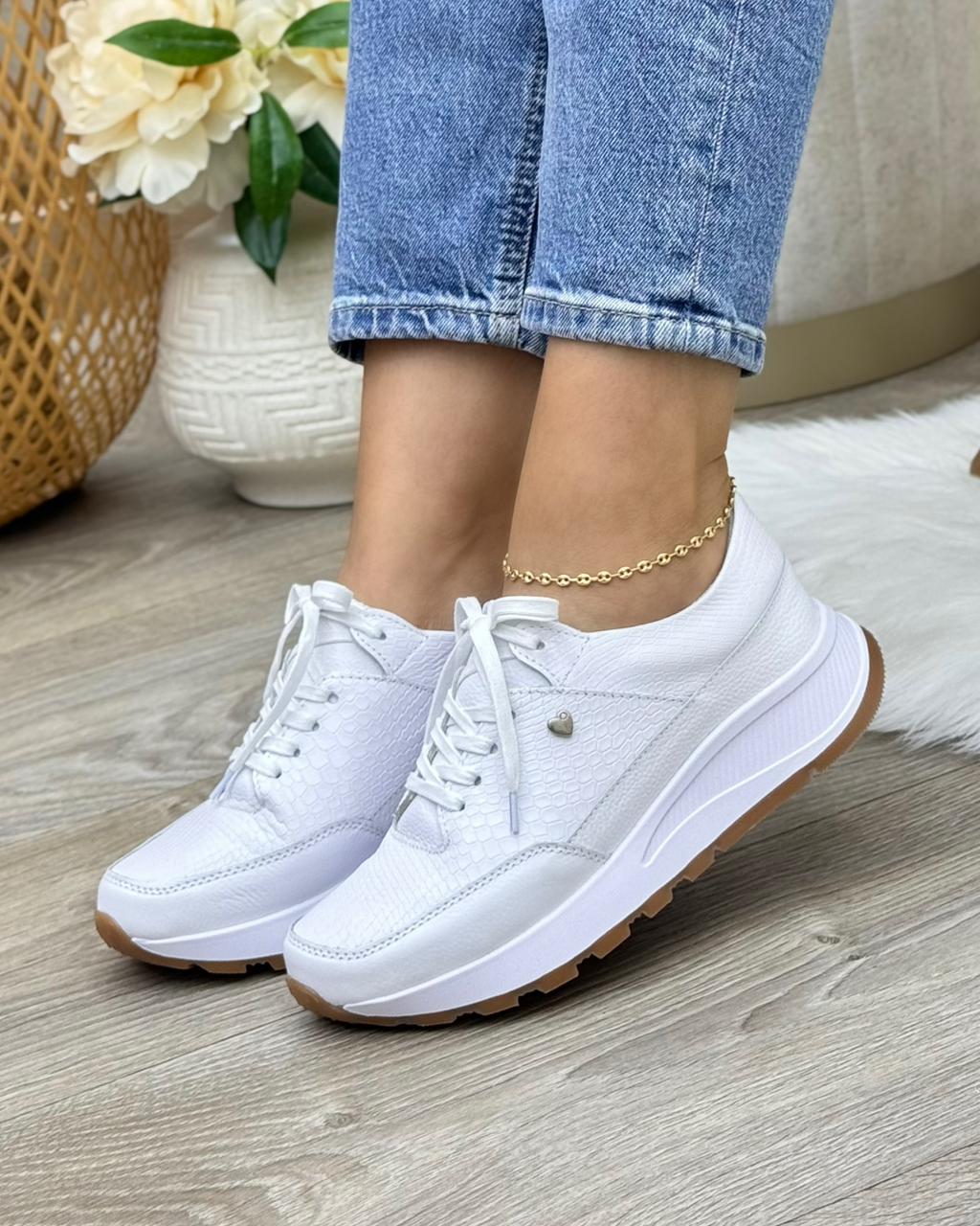 Vista posterior tenis serena blanco en cuero cuero blanco — calzado femenino Colombia