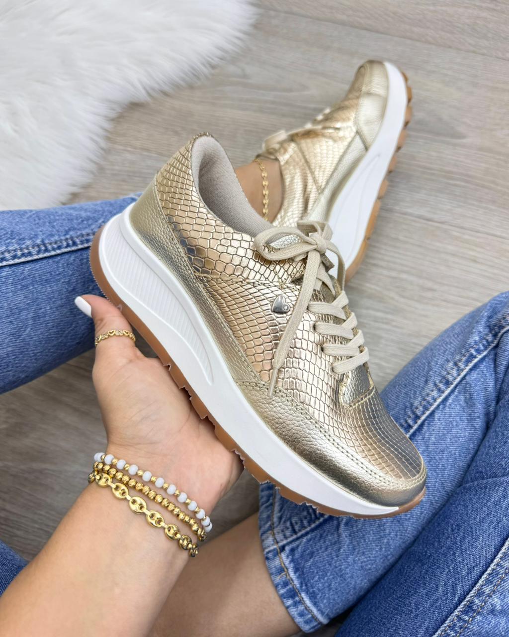 Textura cuero tenis serena blanco en cuero blanco — calzado femenino Bucaramanga
