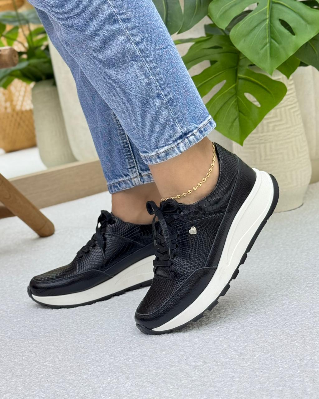 Detalle suela tenis serena negro en cuero cuero genuino negro — YF Shoes