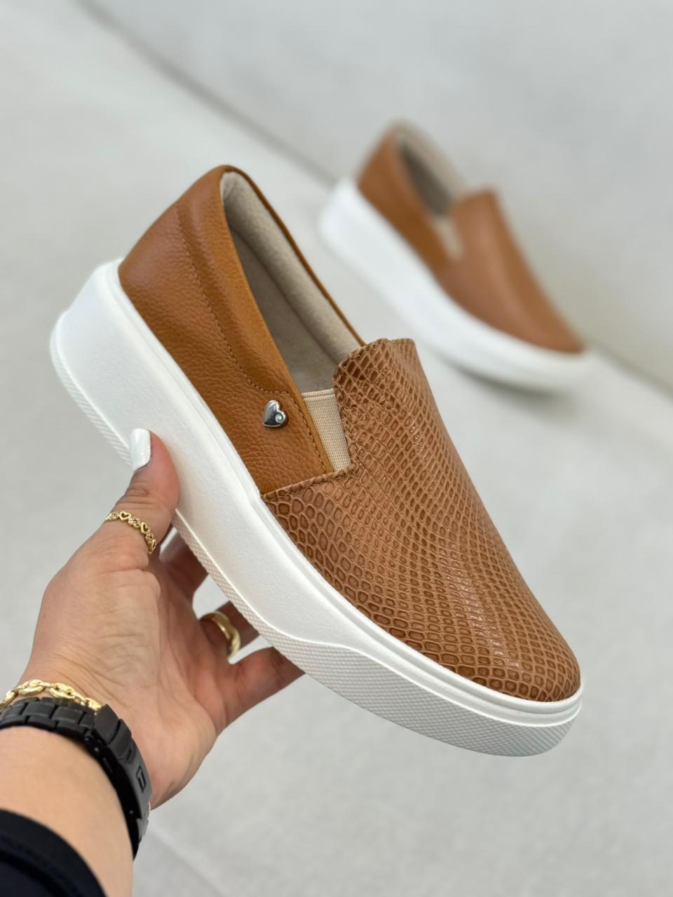 Tenis Paris Miel - En Cuero - Mujer — tenis en cuero genuino para mujer — YF Shoes Colombia