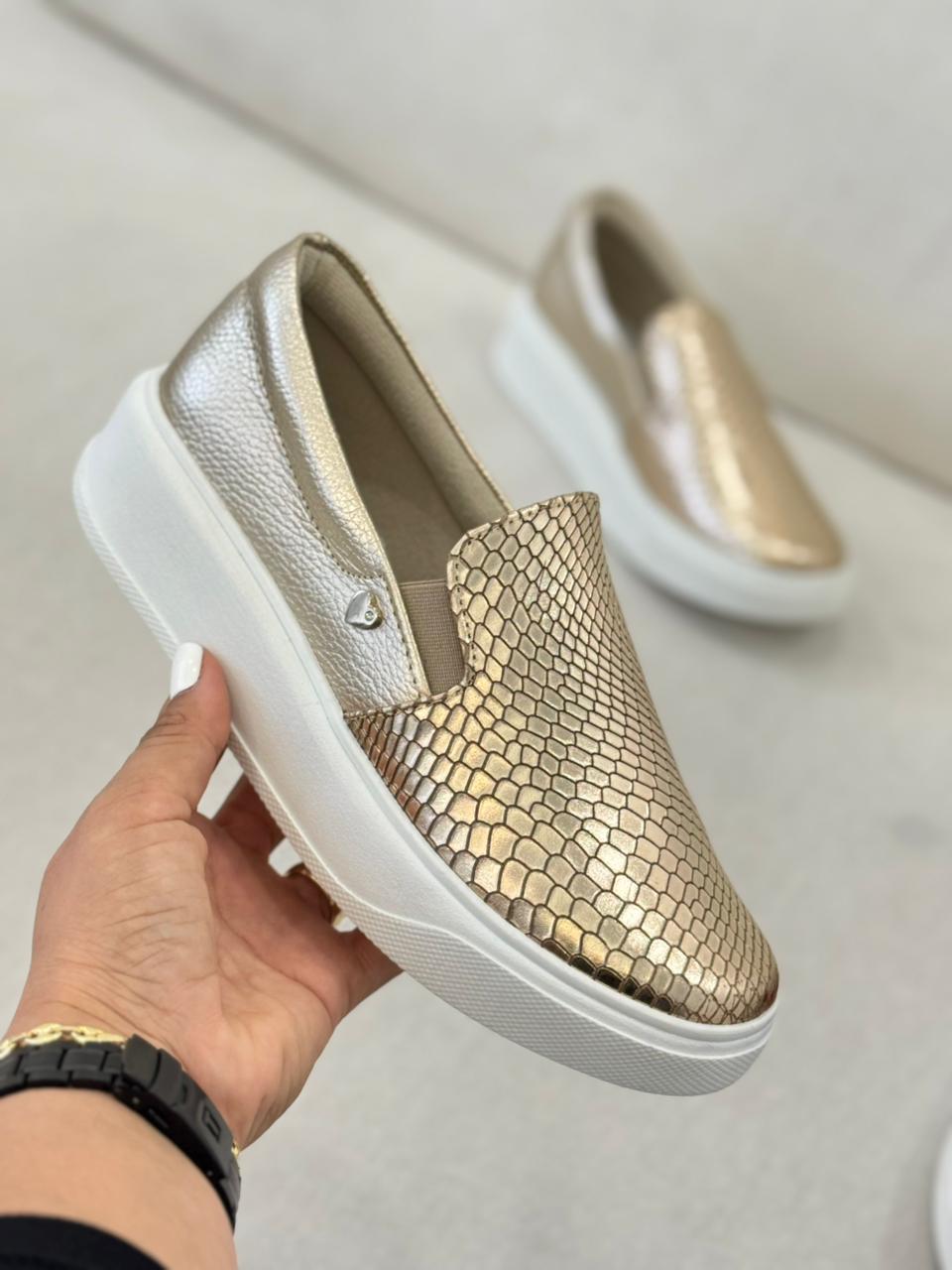 Tenis Paris Dorado - En Cuero - Mujer — tenis en cuero genuino para mujer — YF Shoes Colombia